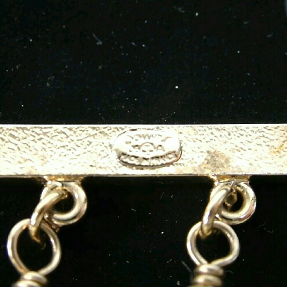 Chanel gold brooch pin bar with dangling pearl - Picture 3 of 3